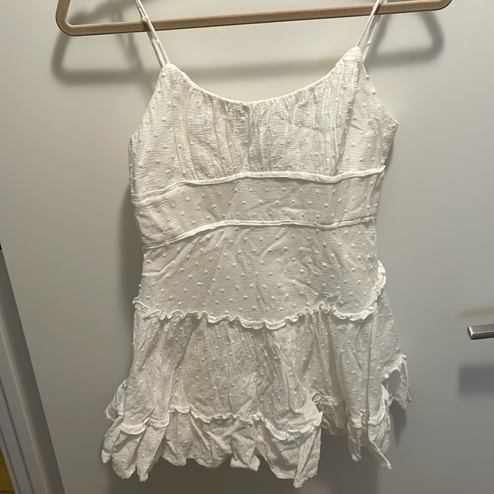 Hello Molly - woman’s size 6 dress. color: white